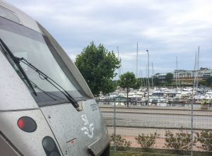 Sommertoget fra Strømstad til Stockholm klar til avgang.