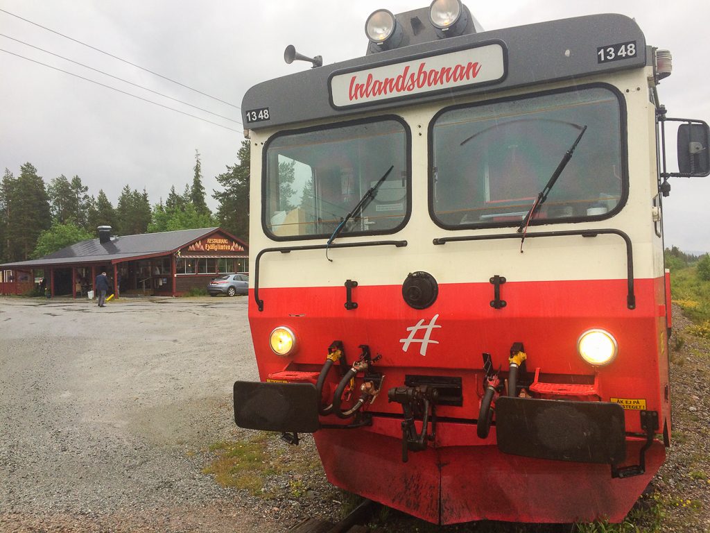 De beste togreisene: Inlandsbanan har stanset i Jokkmokk for middag.