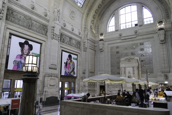 Toglofferens første møte med Milano er imponerende nok. Her fra en av hallene i byens jernbanestasjon, Milano Centrale.