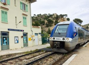Selv i Frankrike finnes det mange fine lokale og regionale tog som interrailere kan reise fritt med.