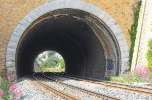 Lys i tunnelen: Snart er det sommer og tid for å reise på Interrail 2019 !