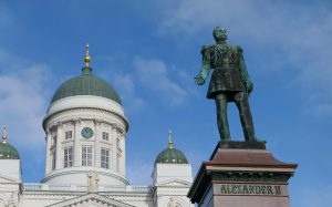 Statue av Alexander II av Russlan på Sentatsplassen i Helsinki. Fotografert på en reise med tog til Moskva.