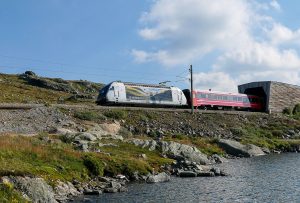 Bergensbanen over Hardanger vidda. Dette er førstevalget for mange på en togferie i Norge.