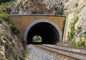 Lys i tunnelen. Illustrasjonsfoto til bloggpost om Det europeiske jernbaneår.