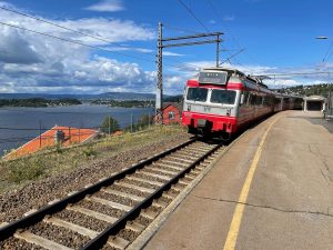 Denne togreisen startet på Ljan stasjon, der det er utsikt til fire kommuner, Bunnefjorden og store deler av hovedstaden.