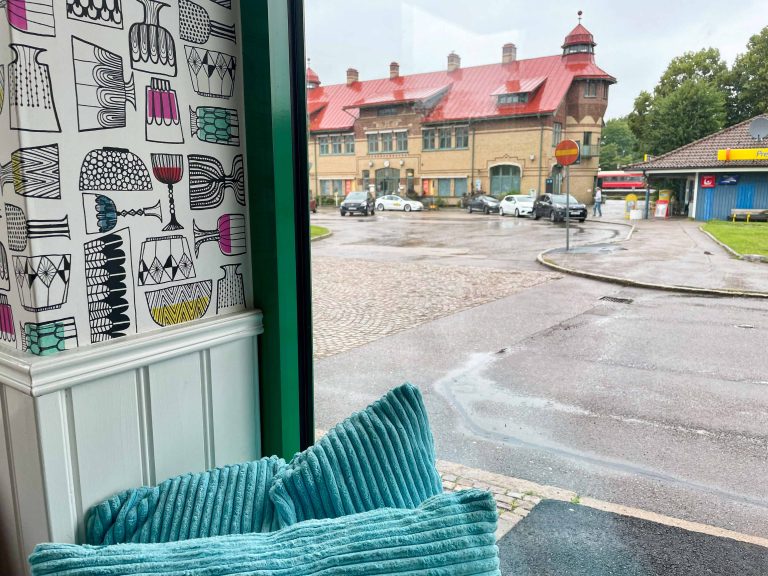 Centralens Café&Konditori i Uddevalla - første stopp på vår reise der i tok svenskekysten med tog, buss og ferge.