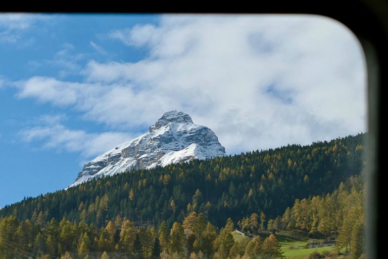 Velger vi å kjøpe togbilletter i Europa, kan vi få med oss Alpene på en tur fra Tyskland til Italia.