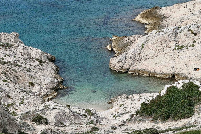 Middelhavet ved Marseille. Også et reisemål vi kan nå på billig måte om vi velger å reise på togbilletter i Europa.