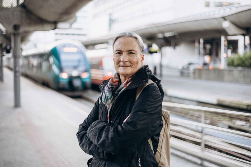 Togblogger Sigrid Elsrud venter fortsatt på toget til København. Foto: Helene Moe Slinning.