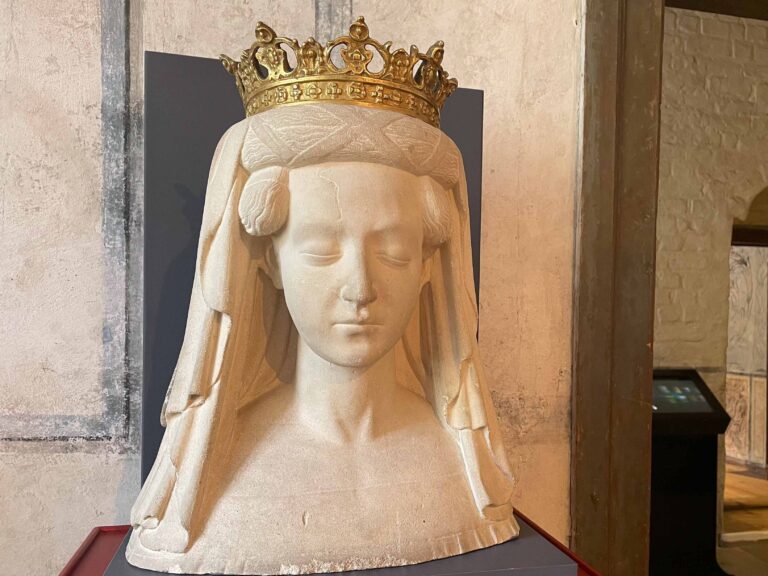 I dypet av store Kalmar slott fant vi til slutt også en liten sal der det var gjort plass til våre felles nordiske dronning, Margrete 1.