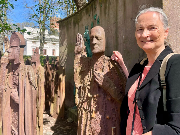 Byen der Kalmar-unionen ble inngått i 1397 har som seg hør og bør også en unionspark med et unionsmonument. Den finner vi rett ovenfor Centralstationen.