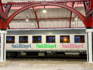 Sittevognene er blandet drops, men alle med det til felles at de har mange år på skinnene bak seg.