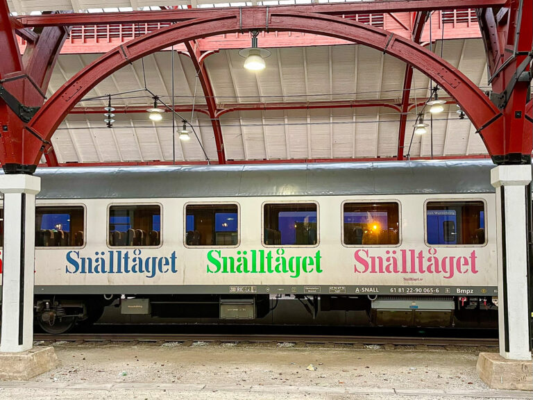 Sittevognene er blandet drops, men alle med det til felles at de har mange år på skinnene bak seg.