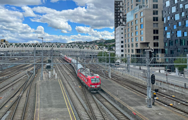 Mandag 15. juni 2026 kjørte svenske Snälltåget inn på Oslo S for å ta premiereturen til Malmö C.
